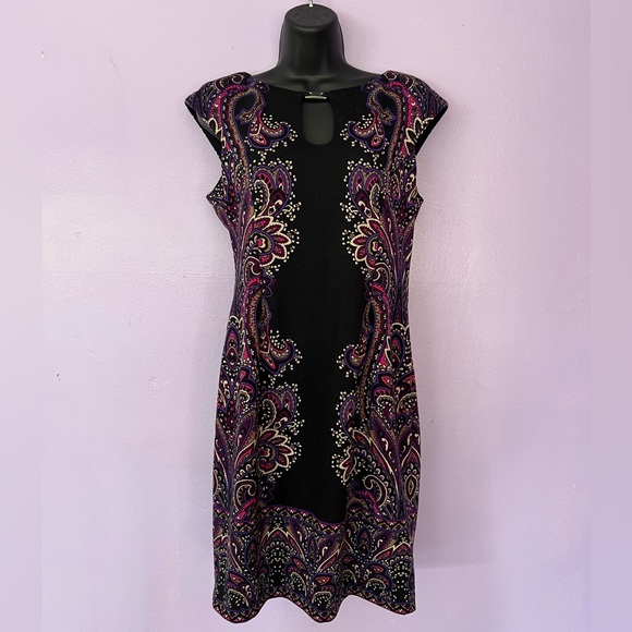 New York & Company Dresses & Skirts - New York & Company black and paisley keyhole dress.
